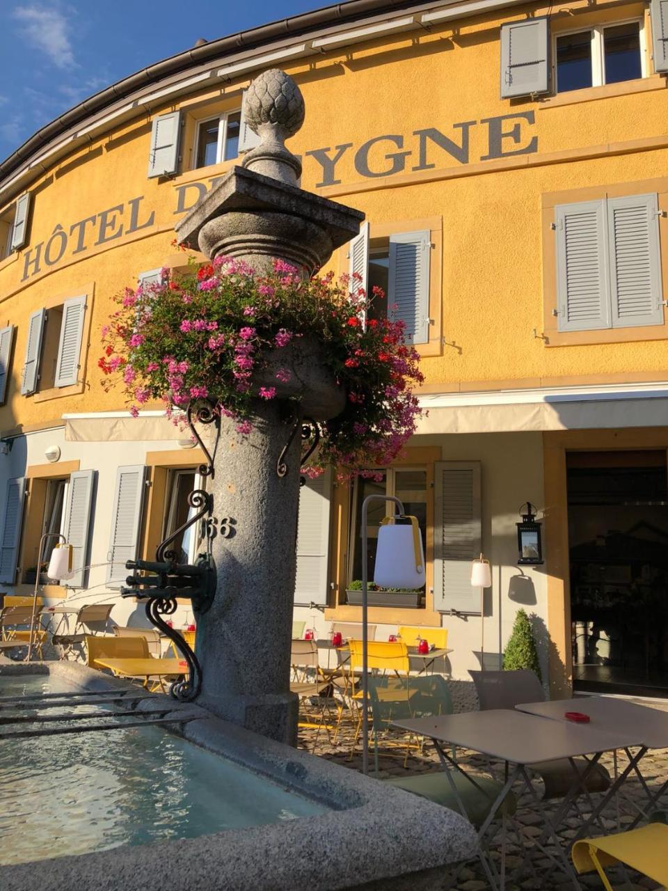 Hotel Du Cygne La Grande-Beroche Exterior photo